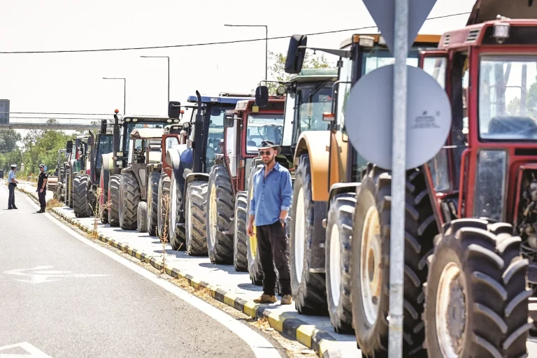 Καρδίτσα: Από την Κυριακή 12 Ιανουαρίου βγάζουν τα τρακτέρ στις πλατείες των χωριών