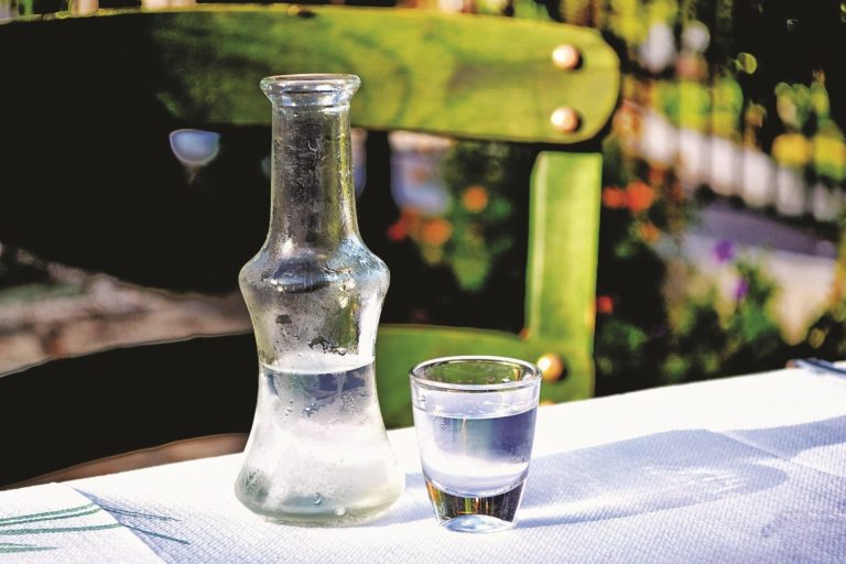Τροποποίηση για τους μικρούς αποσταγματοποιούς - Τι αλλάζει (Έγγραφο)