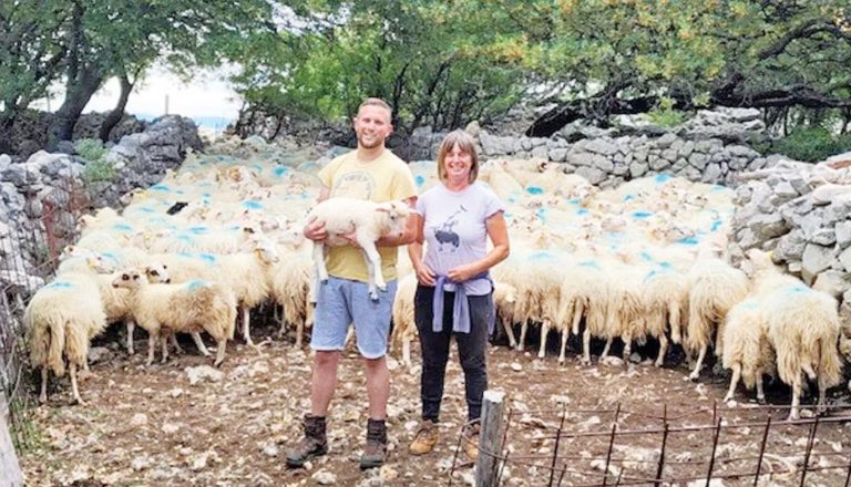 Αγγλοι σπεύδουν να καλύψουν  το κενό στα Βαλκάνια!