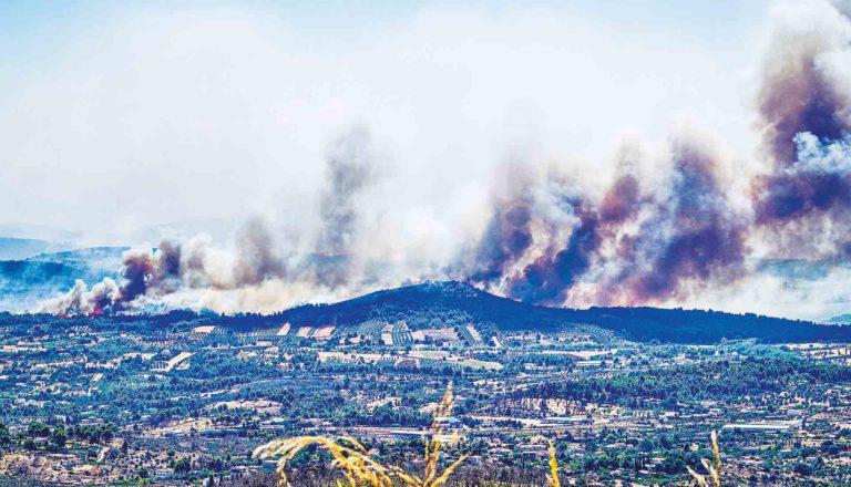 Ο καπνός των πυρκαγιών σκοτώνει 12.000 άτομα τον χρόνο
