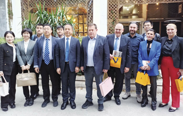 Η «δημοκρατία» στην υπηρεσία της πολυφωνικής ενημέρωσης!