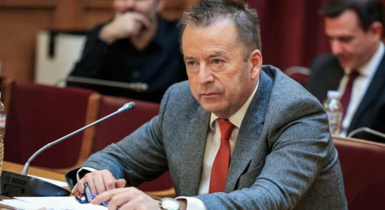 Κόκκαλης στη Βουλή: «Η πράσινη ενέργεια αφορά μόνο τους "μεγάλους"»