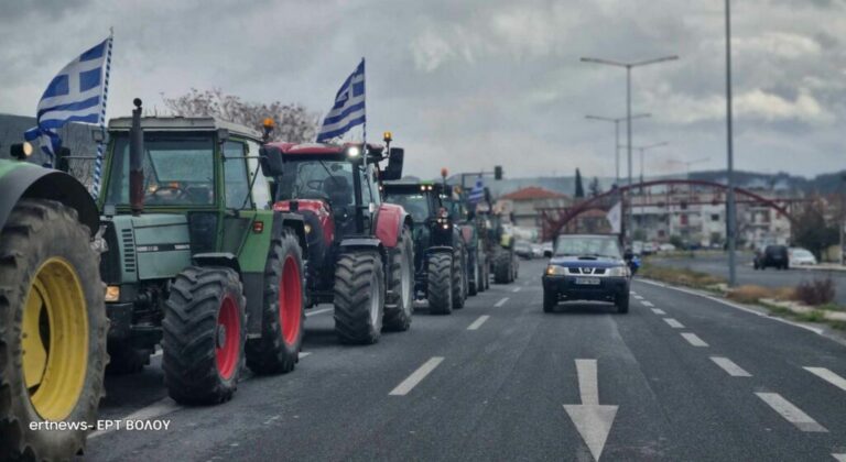 Πάνω από 300 τρακτέρ κατέκλυσαν το κέντρο του Βόλου - Κινητοποίηση στον ΔΕΔΔΗΕ και αποκλεισμός του επαρχιακού δρόμου