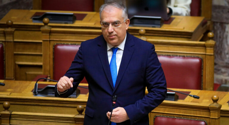 Ο Θεοδωρικάκος ισχυρίζεται ότι το λάδι πωλείται στο ράφι από 7,25 έως 9,38 ευρώ το κιλό