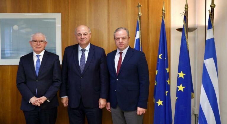 Σύσκεψη στο ΥΠΑΑΤ για πληγέντες από παγετό, χαλάζι και βροχές - Έρχονται 170 προσλήψεις στον ΕΛΓΑ