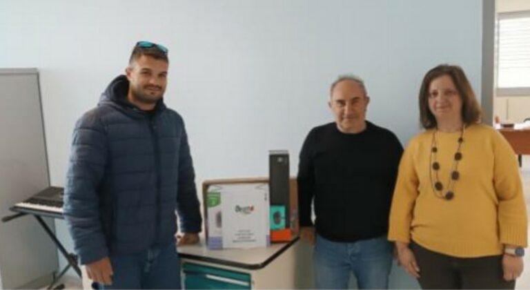 Ο Συνεταιρισμός Τοματοπαραγωγών Θεσσαλίας έκανε χρήσιμα δώρα στο Γενικό Λύκειο του Πλατύκαμπου