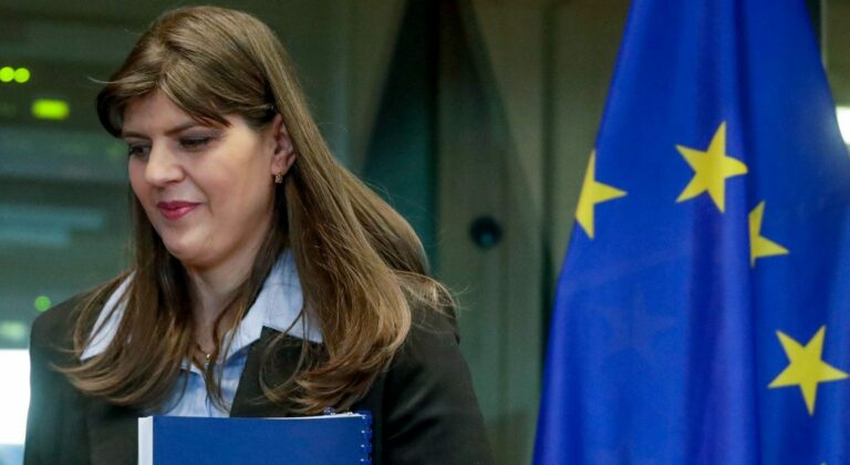 Με «μπλόκο» στις πληρωμές απειλεί η Κοβέσι λόγω ρύθμισης Φλωρίδη που προστατεύει πολιτικά πρόσωπα