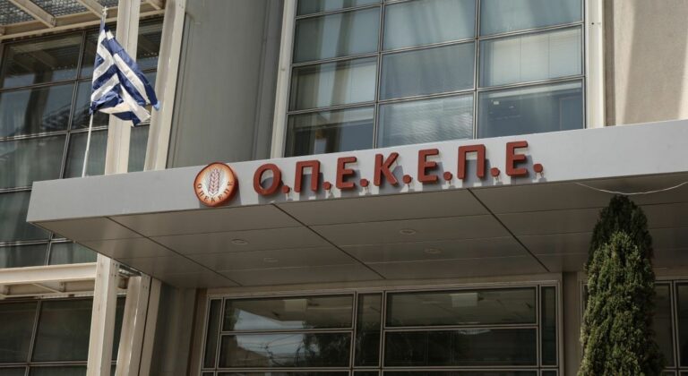 Ομόφωνα αρση ασυλίας για 11 βουλευτές - Μόνο Τσιάρας και Μηταράκης παρόντες στην Επιτροπή