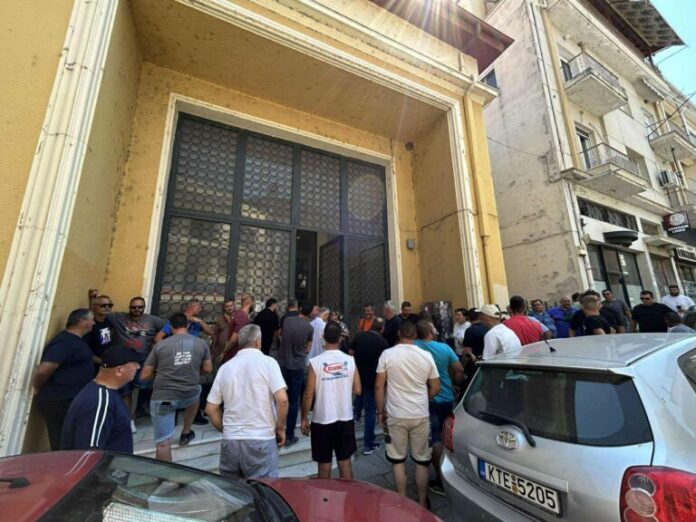 Καταδικάστηκαν 11 αγρότες στην Καστοριά για τον αποκλεισμό του Τελωνείου στις περσινές κινητοποιήσεις