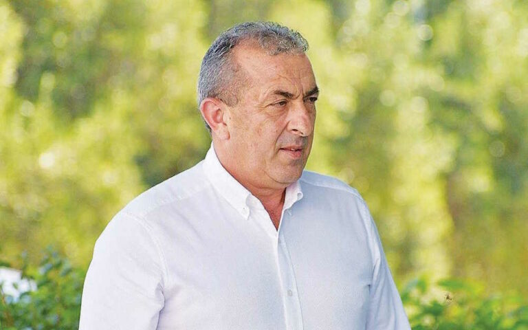Σωκράτης Βαρδάκης: «Αφού ο πρωθυπουργός λέει ότι απέτυχαν, γιατί δεν παραιτείται;»
