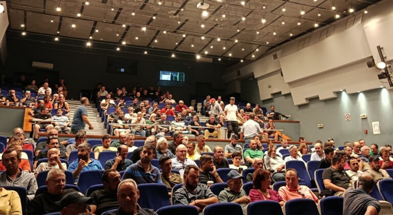 Σύσκεψη Θεσσαλών κτηνοτρόφων στον Τύρναβο - Η Συντονιστική Επιτροπή και τα αιτήματα