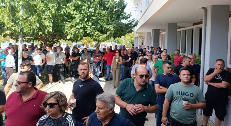 Συγκέντρωση κτηνοτρόφων στη Λάρισα με βασικό αίτημα τον εμβολιασμό κατά της ευλογιάς (ΦΩΤΟ+Βίντεο)