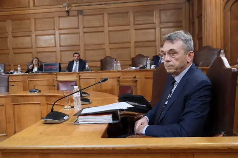 Εξεταστική επιτροπή για ΟΠΕΚΕΠΕ - Κατάθεση Γρ. Βάρρα: Δεν ενημέρωσα τον πρωθυπουργό για διαφωνία μου με Μ. Βορίδη