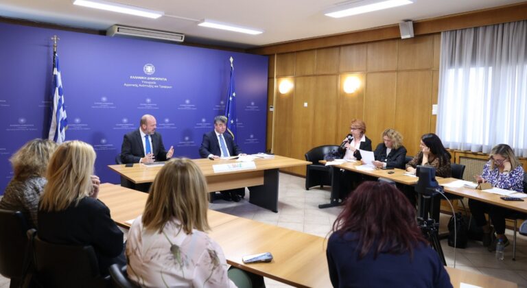 Ευλογιά: Πάνω από 1700 κρούσματα και 417.000 θανατώσεις - Οι 20 προτάσεις της Επιστημονικής Επιτροπής