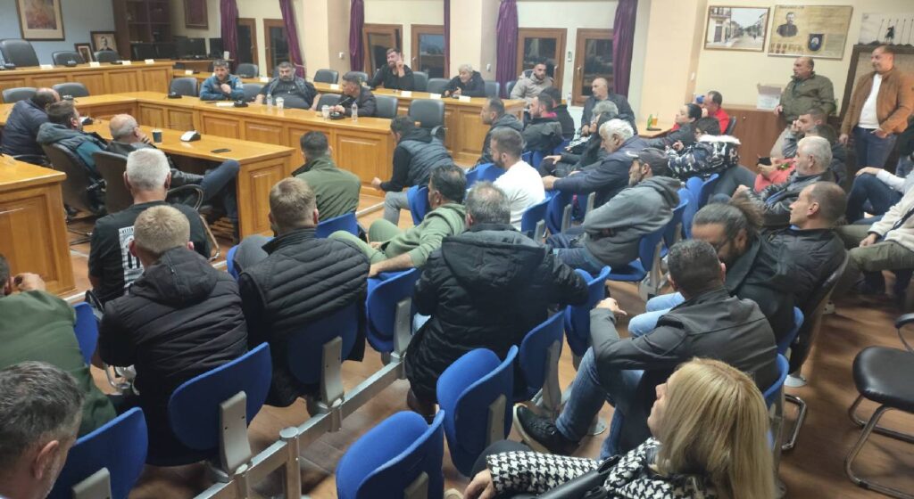 Μπλόκα σε τρία σημεία οργανώνουν οι αγρότες στη Δυτική Μακεδονία (ΦΩΤΟ)