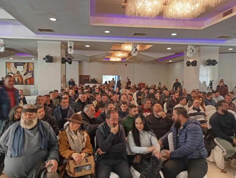 Γιορτές στα μπλόκα οι αγρότες - Τι αποφάσισαν στη σύσκεψη των Σερρών