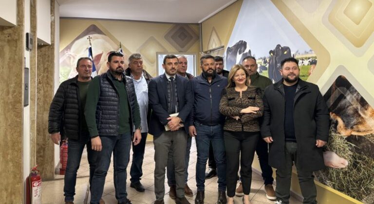 Γεωργοί και κτηνοτρόφοι της Ηλείας συναντήθηκαν με τον Τσιάρα - Τα αιτήματά τους