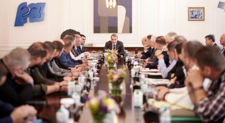 Μητσοτάκης: Μπορούμε να πετύχουμε τον στόχο της εκρίζωσης - Η συζήτηση για τον εμβολιασμό αποπροσανατολίζει