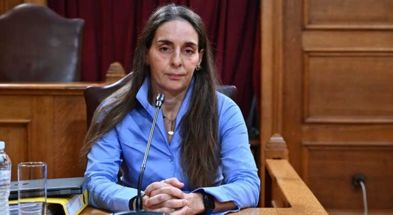 Η δικαιοσύνη αποφάσισε την επιστροφή της Τυχεροπούλου στην προηγούμενη θέση της