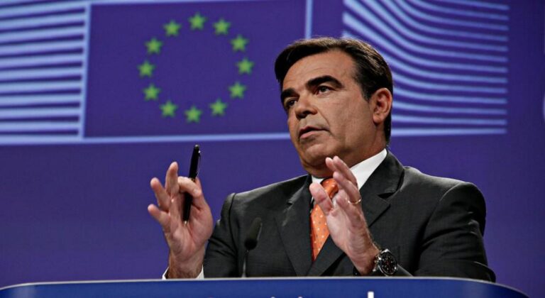 Σήμερα η συνάντηση ΥΠΑΑΤ - Αγροτών για προανθικό, επιστροφές στην ΑΑΔΕ και πληρωμές