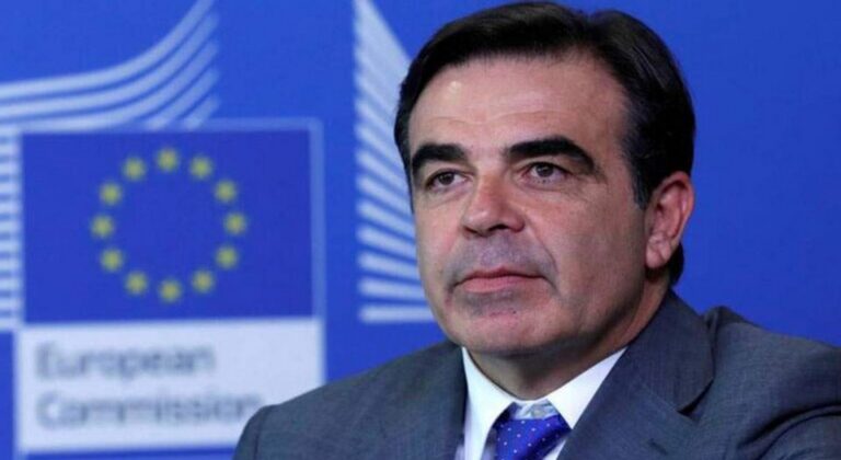 Εκτός κυβέρνησης Τσιάρας και Κέλλας - Νέος ΥΠΑΑΤ ο Μ. Σχοινάς και ΥφΑΑΤ ο Μ. Λαζαρίδης (Βίντεο)