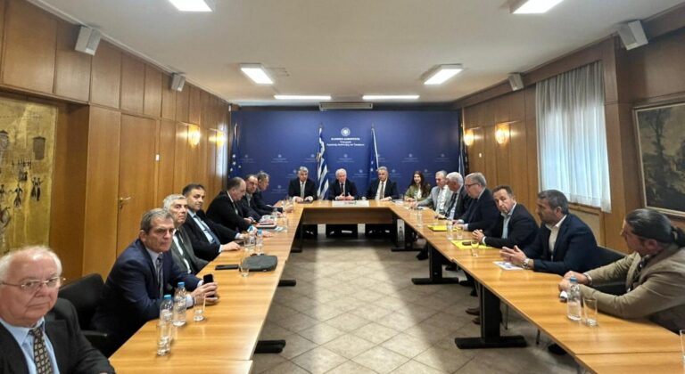 Ευρεία σύσκεψη στο ΥΠΑΑΤ για τη διαχείριση υδάτων στο Παγγαίο
