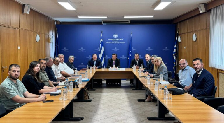Σύσκεψη στο ΥΠΑΑΤ με παραγωγούς και βουλευτές από Σέρρες - Τι συζητήθηκε